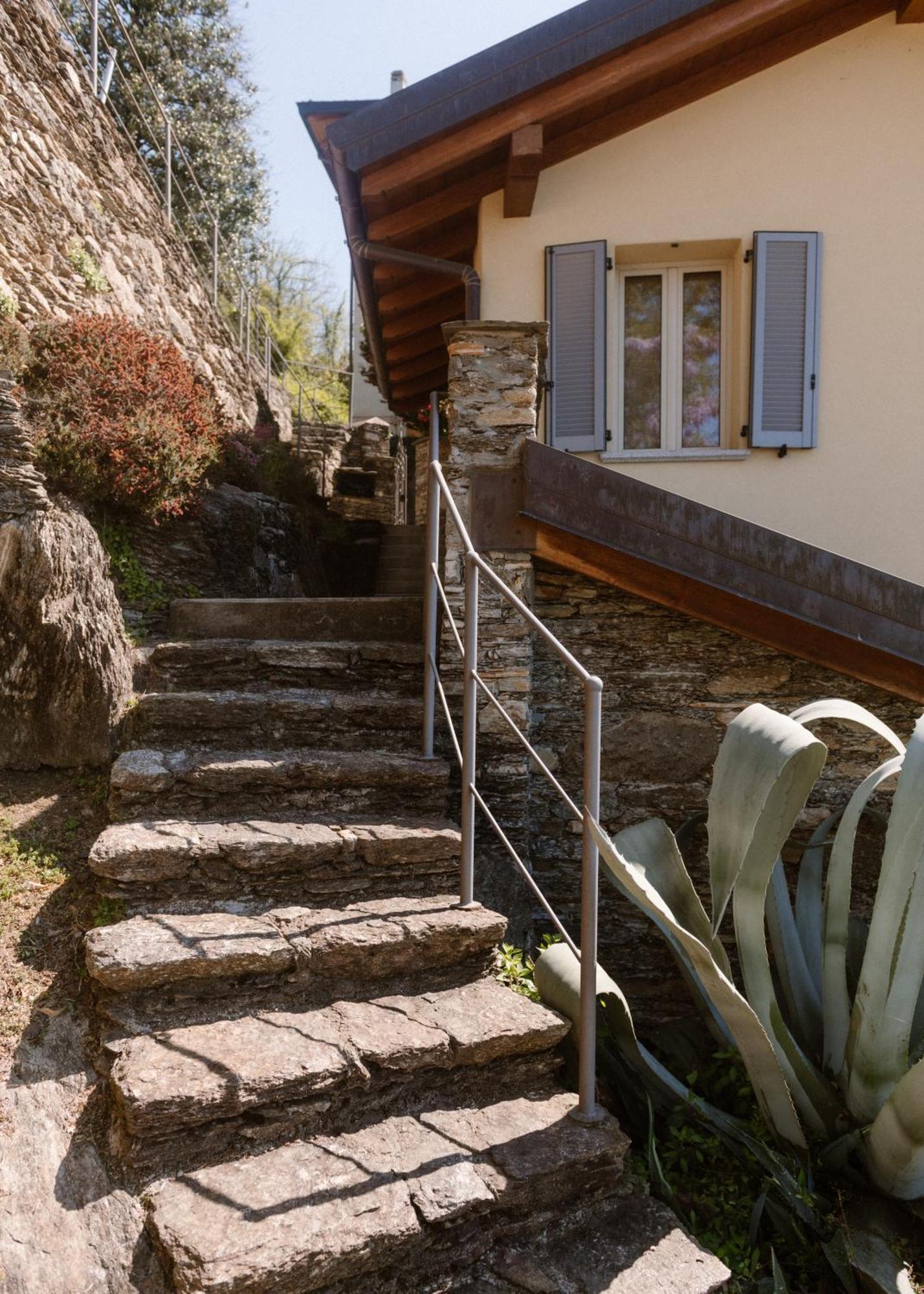Charming Moment Di Villa Porta - Casa Dolce Luino Exterior foto